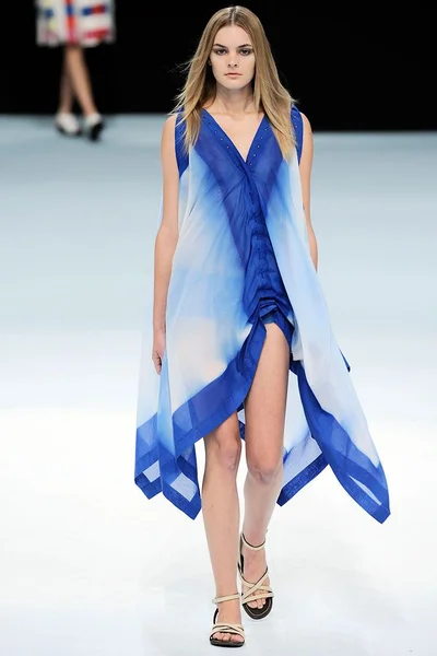 Look 25